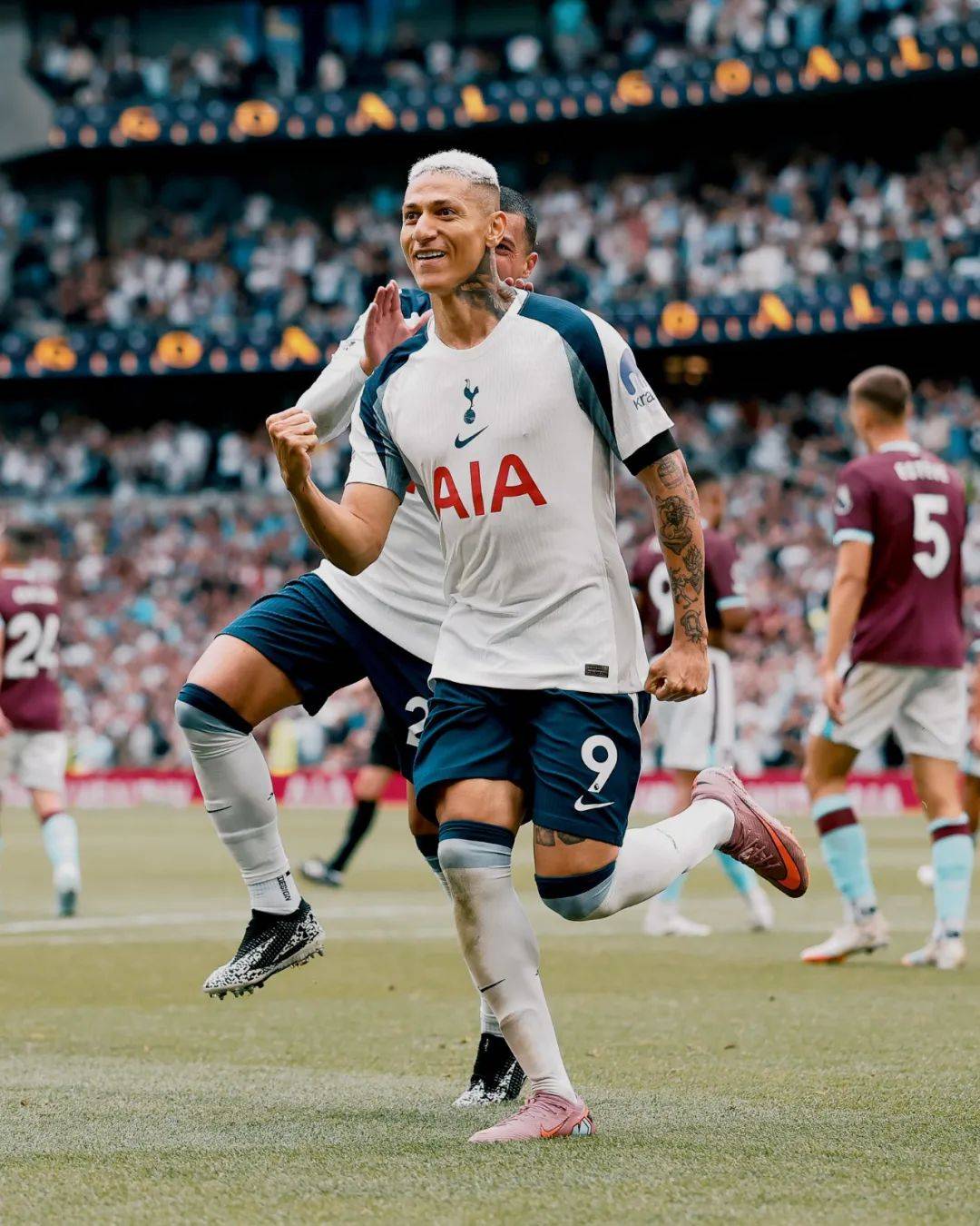 转折点！里昂迎来里程碑，英超集结日攻防权衡，震撼外界，赛季目标并未改变的简单介绍-实时比分