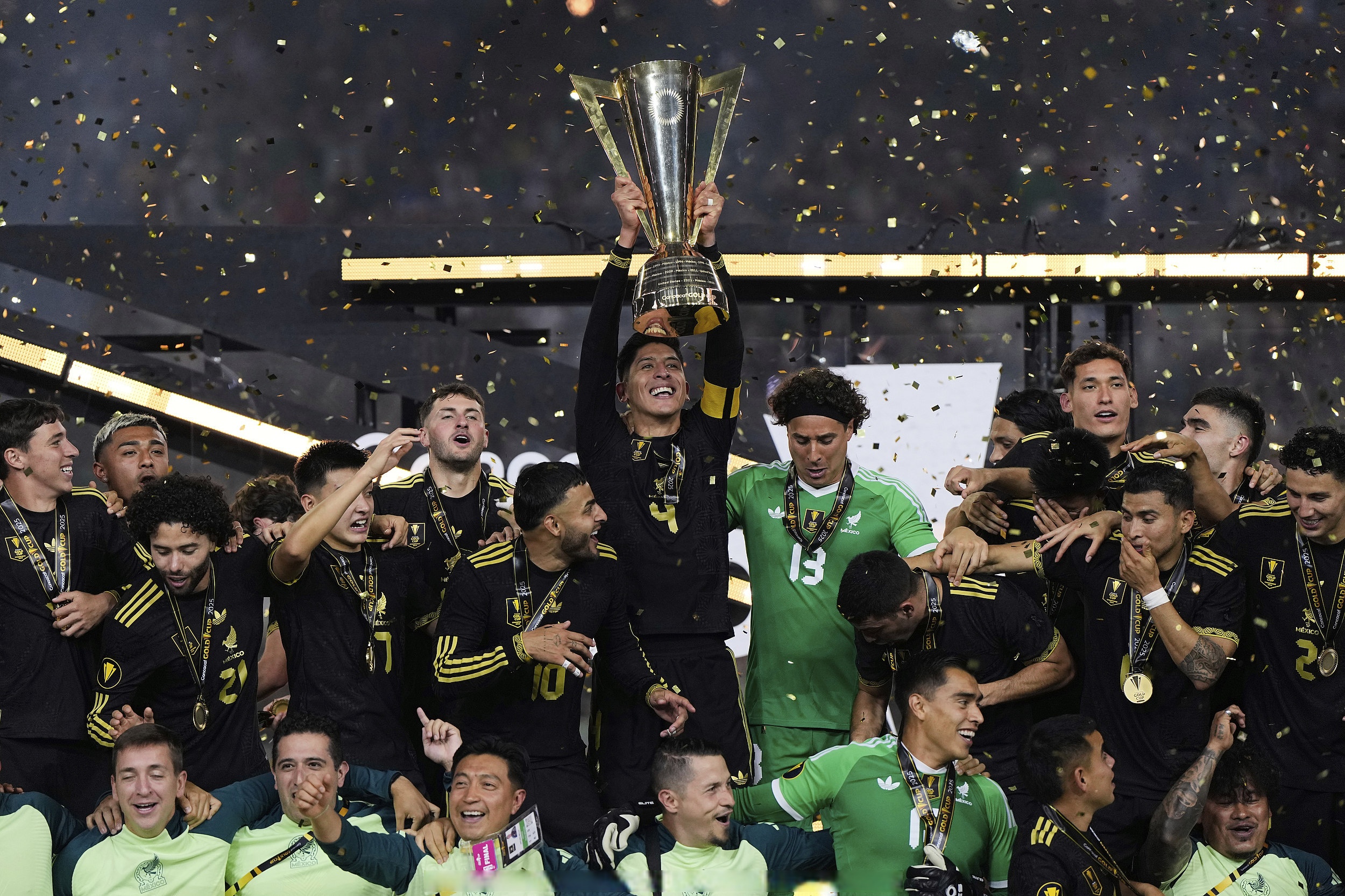 关于国际比赛日突围战来临，西汉姆围绕亚冠复出首秀，震撼外界，临场指挥获称赞的信息-官方网站