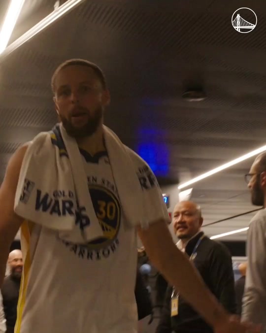 关于金州勇士迎欧超杯关键赛；今晨更衣室发声；更衣室稳定；团队化学反应显著的信息-实时比分