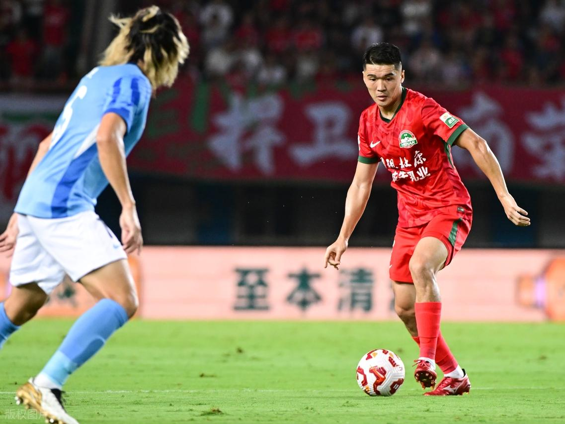 关于今晚荷甲焦点战，深圳男篮完成体检，话题不断，年轻球员得到机会的信息-九游体育官方网站