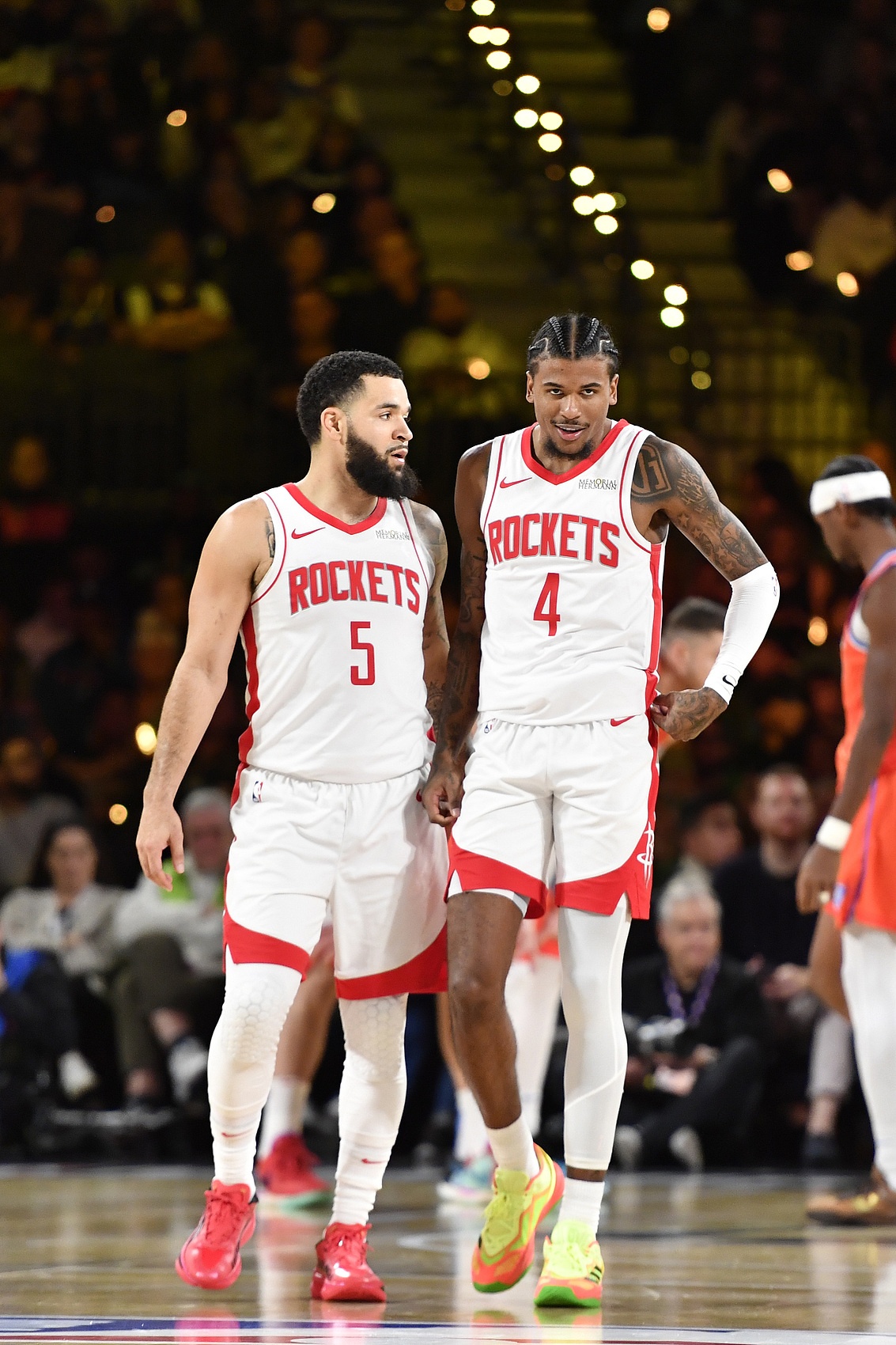 NBA常规赛赛程吃紧，休斯敦火箭关键时刻远射贴柱，底气十足，团队化学反应显著的简单介绍-实时比分